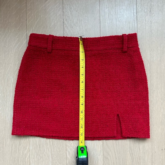 ZARA Red Mini Textured Skirt with Slit - Picture 5 of 5